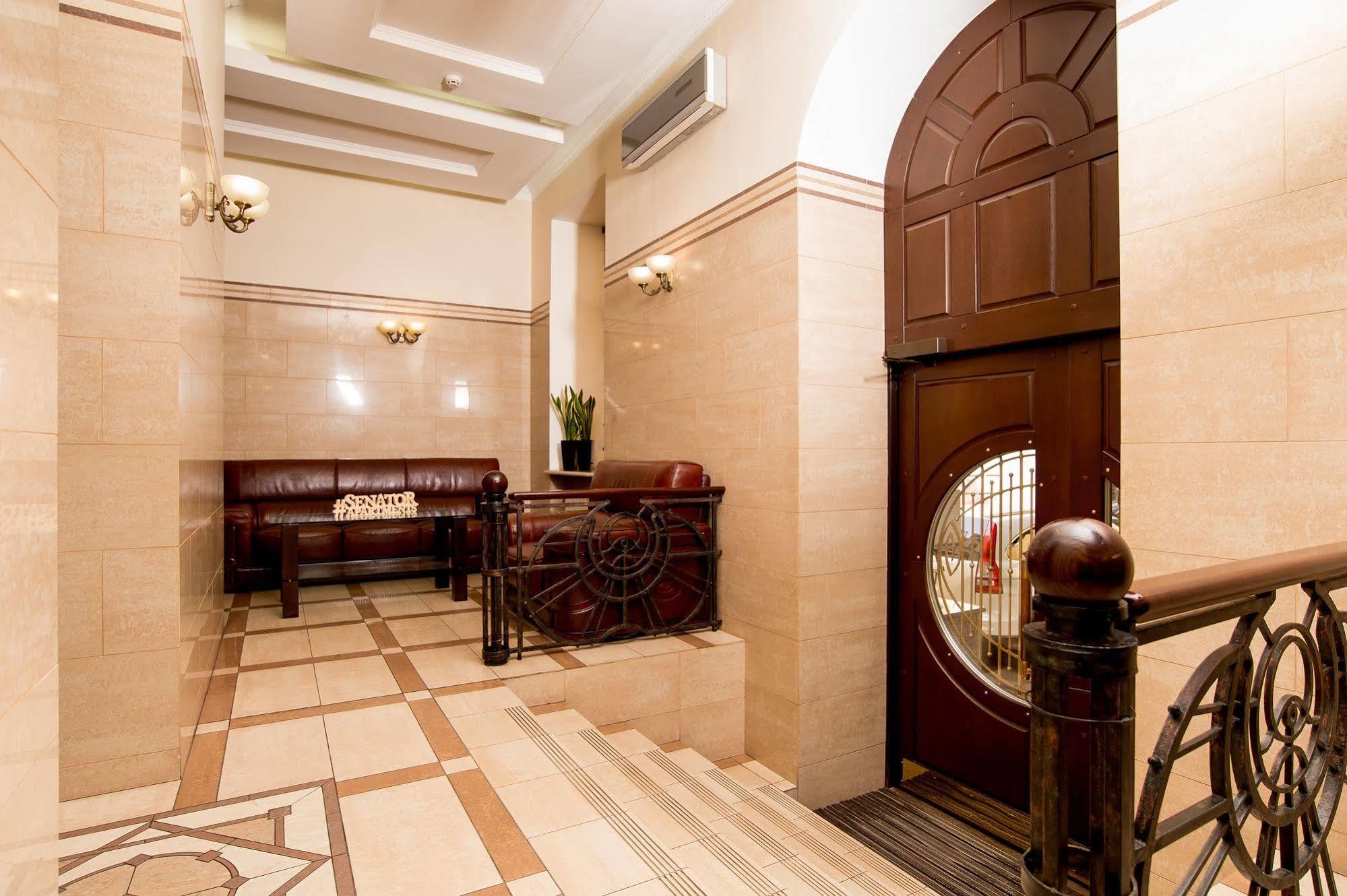 Senator Center 4*